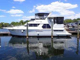 47' Carver 1998 Yacht For Sale